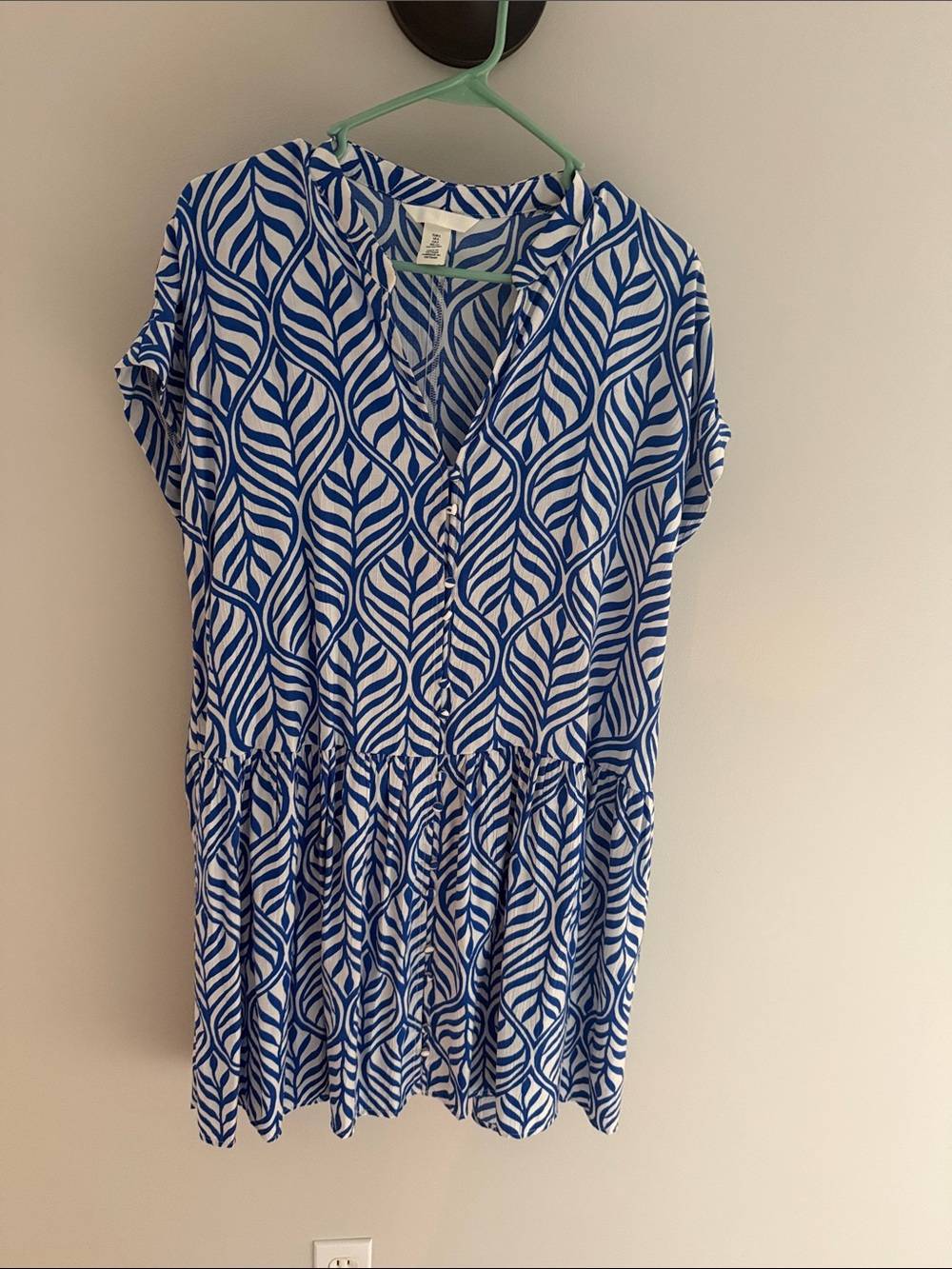 H&M Blue and White Leaf Print Short Dress